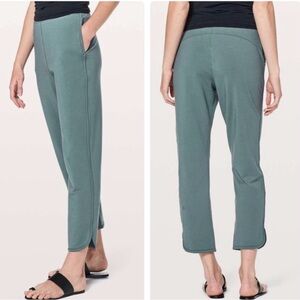 Lululemon Every Moment Pant in the Sea Steel Size 4